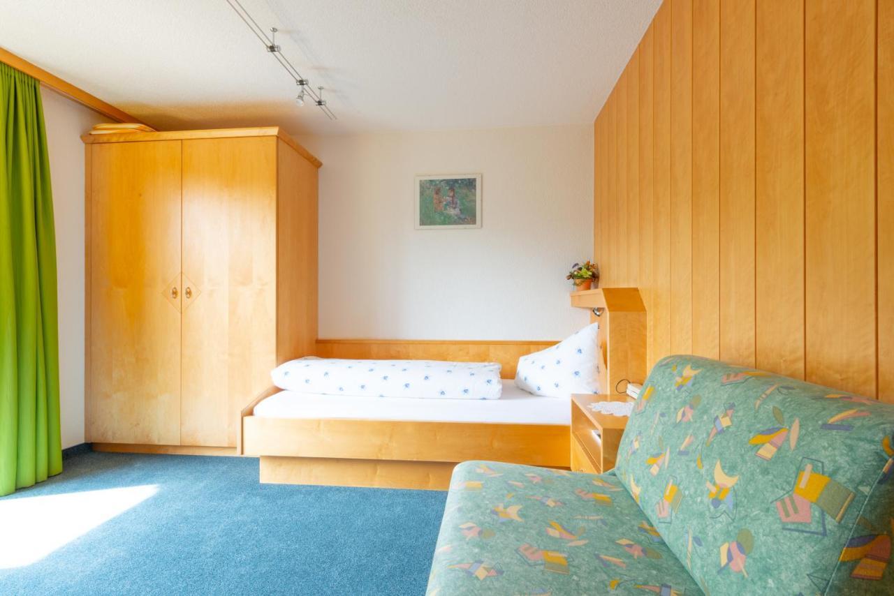 ホテル Haus Furka ダーミュルス エクステリア 写真