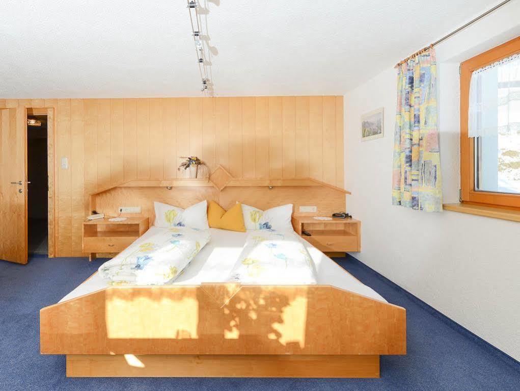 ホテル Haus Furka ダーミュルス エクステリア 写真